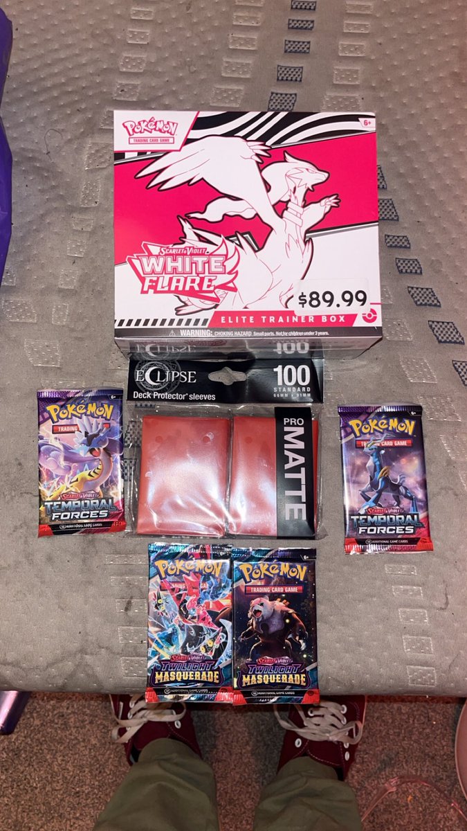 YOO IF I WENT LIVE OPENING THESE WHO WOULD TOON IN?