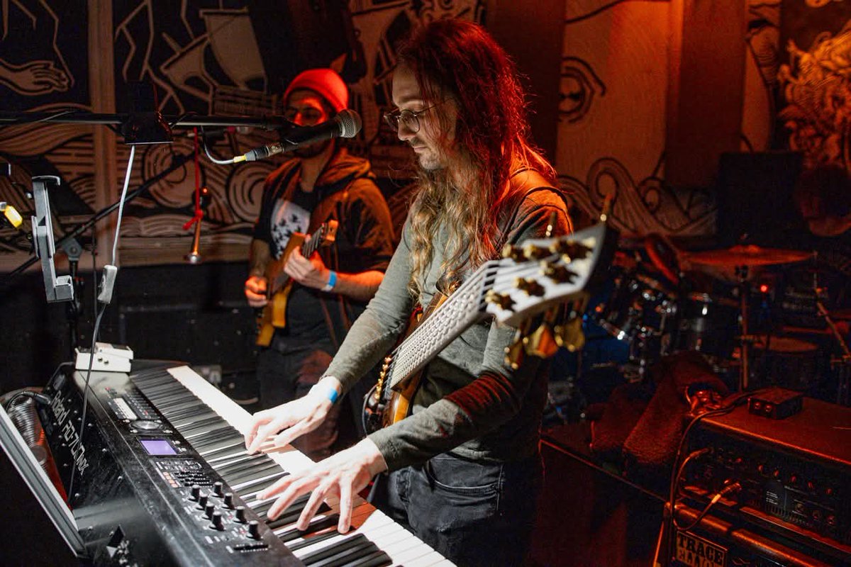 Redshift tweet media