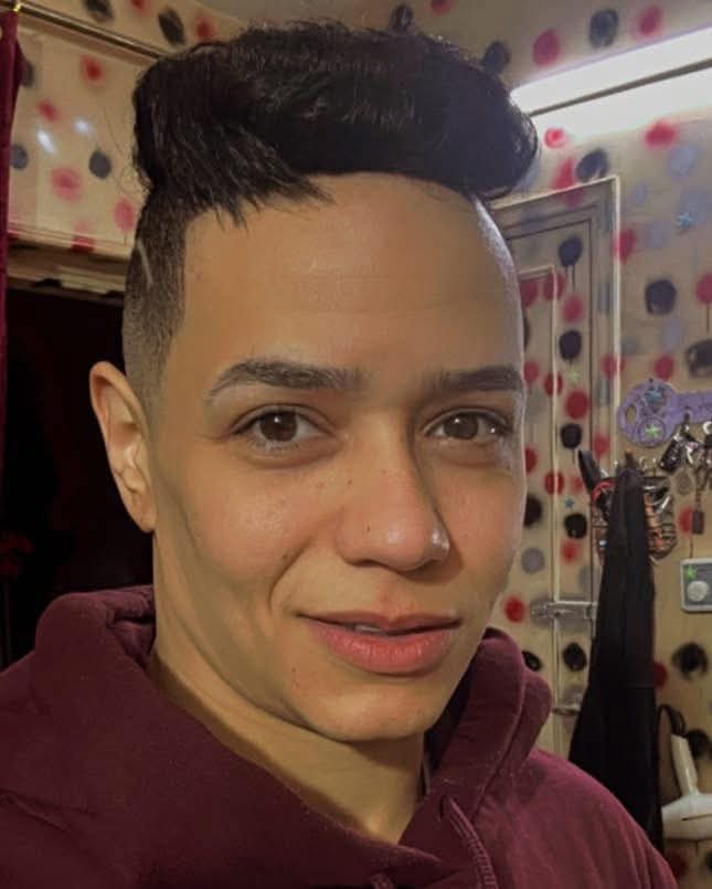 طب بالنسبة للبنت دى مكمله معانا ولا هتنضم للكتيبه ونخلص منها !!