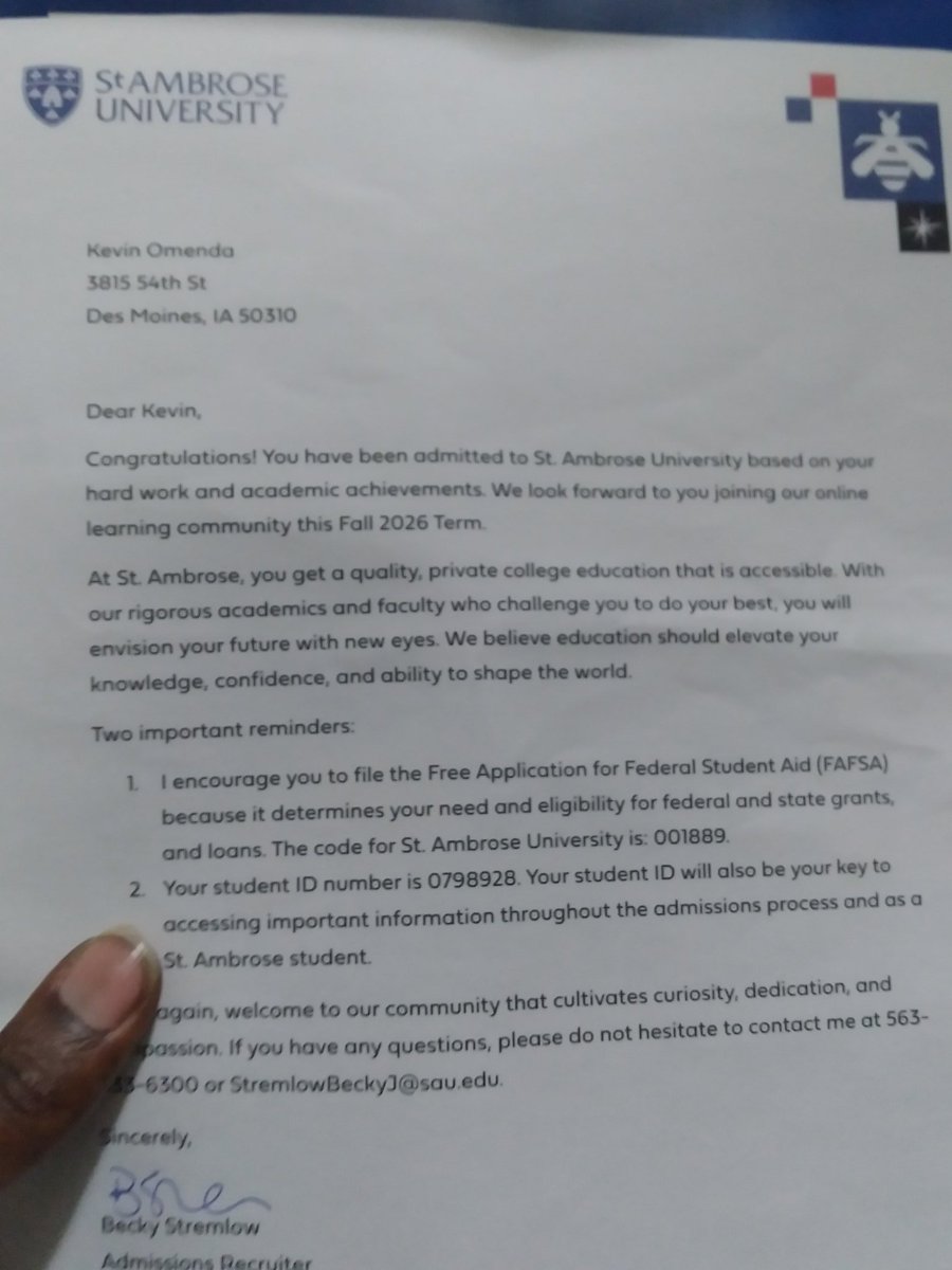 kevin_derwin's tweet photo. I'm admitted to St ambrose university. Go bees. https://t.co/yyGTFitfT7