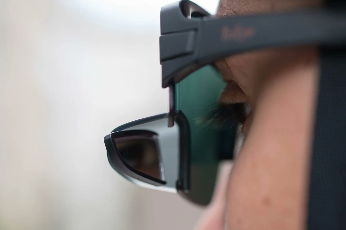 geektrade_jp's tweet image. 老眼でも使えますか？

トライアイのサングラスについて、意外に多い質問です。
あいにくスタッフはまだ老眼ではないため、体験したわけではないですが、メーカーに確認したところ、現地では年輩の方も問題なく使えていますとのことでした。
#trieye