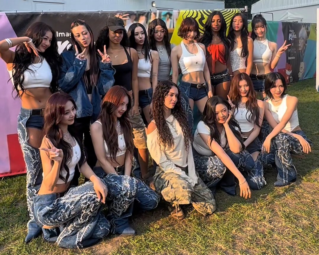 TWICE AND KATSEYE AT LOLLAPALOOZA