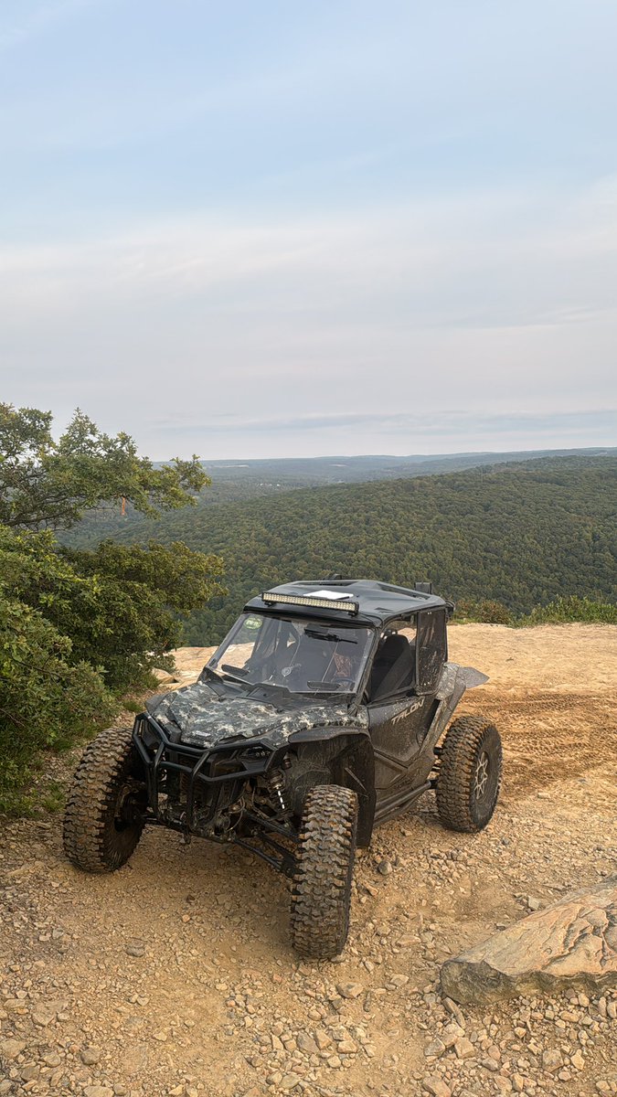 Crow68X10's tweet image. Starlink Mini. The Honda Talon never leaves home without it. 👍