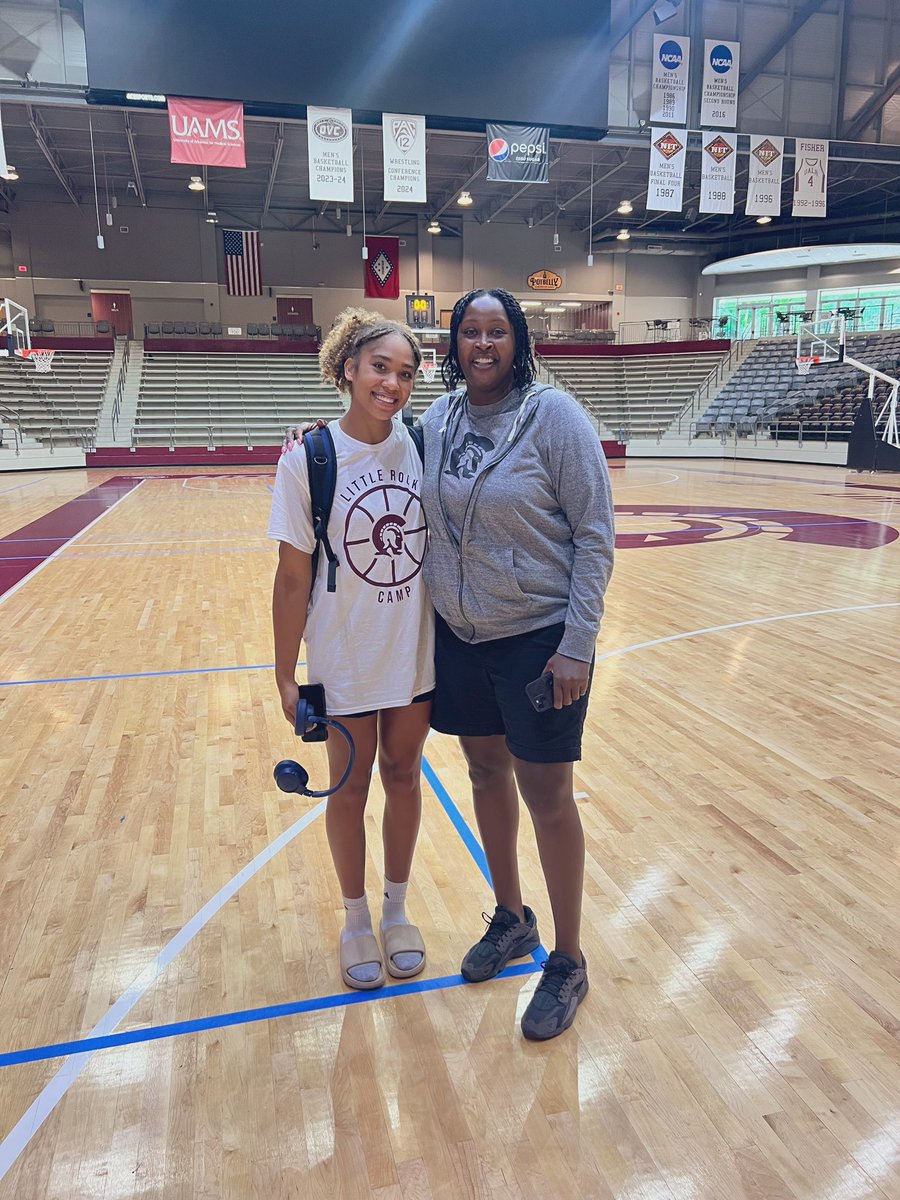 SmittyScar_5's tweet photo. Thank you @LittleRockWBB for the invite and amazing camp today! Can’t wait to be back! biggest thanks to @BOBALEW and @slwiedower for letting play my game! 

P.S. - Got to meet my cousin today @naomiiyvonne 💗💗 https://t.co/d4DlDmbJID