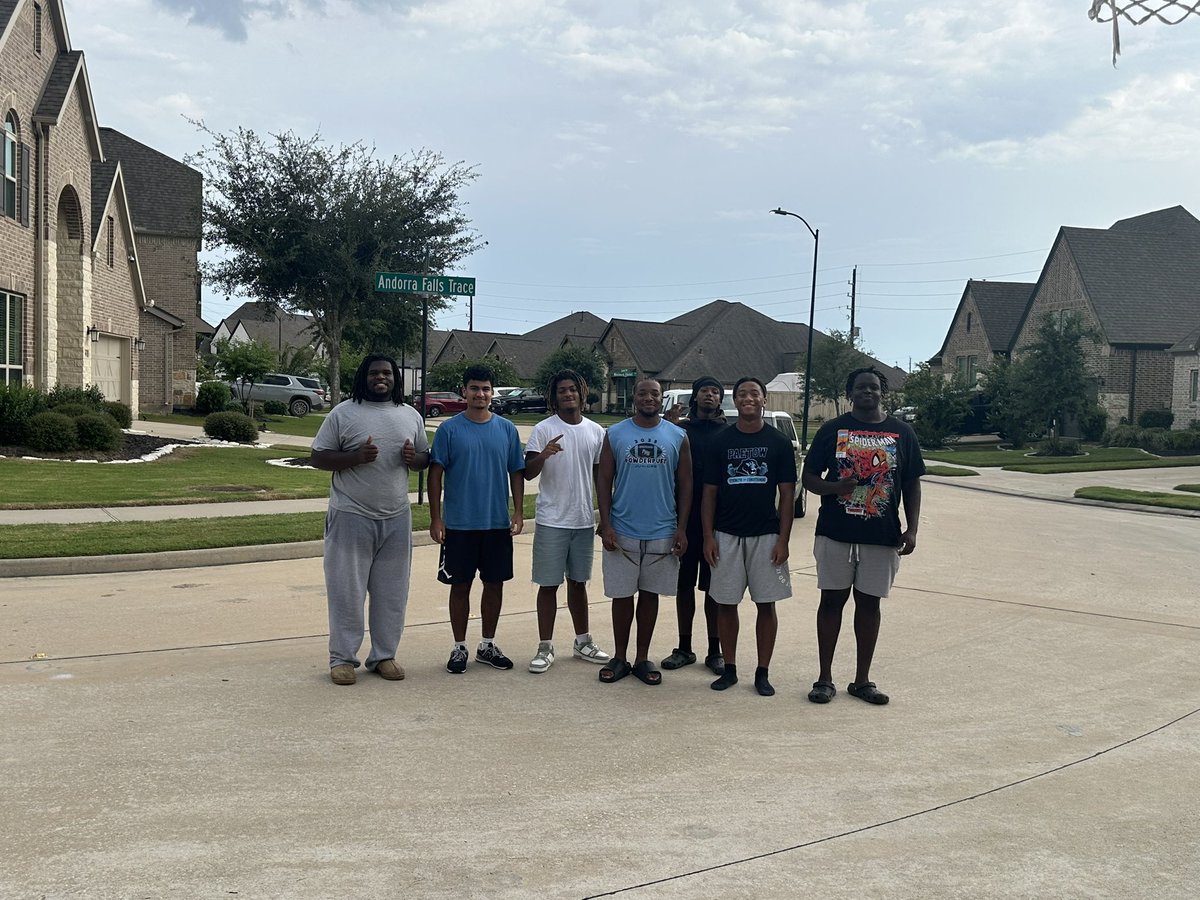 Had a Great time team bonding with teammates watching film and beating them in NCAA 26 😂 <a href="/PaetowFootball/">Paetow Football</a> <a href="/charlie_ayro/">Coach Ayro</a> <a href="/coachdhicks/">Coach Hicks</a> <a href="/CoachLDS/">L.D. STALLINGS</a> <a href="/ElijahLagat_95/">Elijah Lagat~Kogo</a> <a href="/D2ThaTaker/">Daryl Campbell</a>  <a href="/levontebrooks_/">levonte “LB” brooks</a> <a href="/Gully11p/">Montrell Gully</a> <a href="/mrshowtimee_/">Cayleb evans</a>