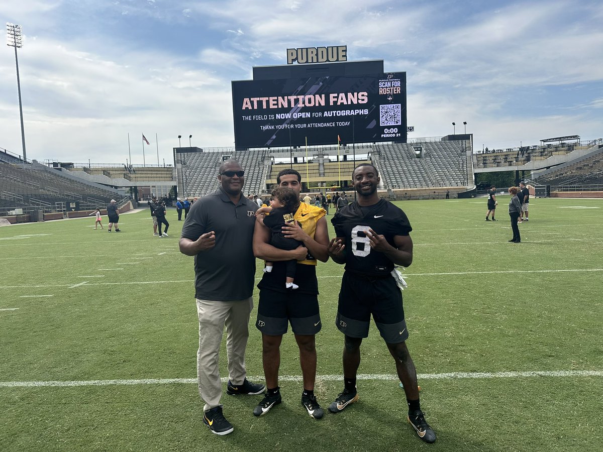 carlo_singleton's tweet image. Boiler up!