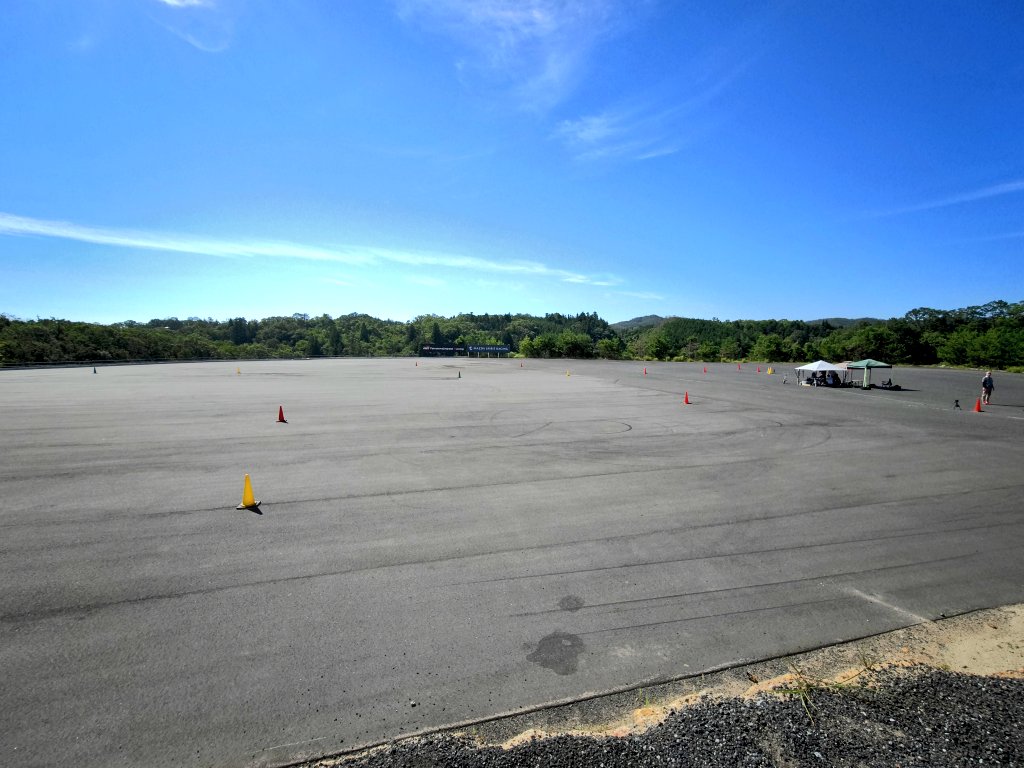 今日はマルチフィールドです

あっちいけど新しく買ったスポーツ日傘のおかげで快適！