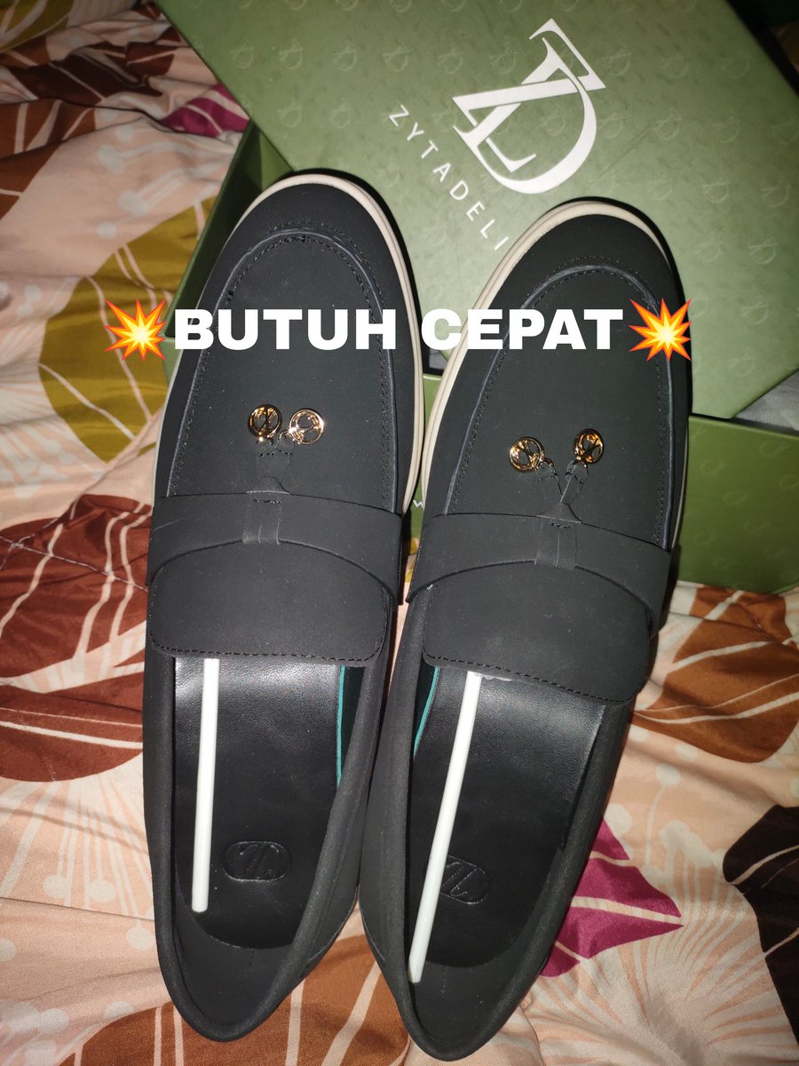 <a href="/KomunitasMurah/">KOMUNITAS MURAH MURAH</a> 
#wts sepatu slip on merk zytadelia ukuran 40. masih new banget belom pernah dipake sama sekali. dijual karna salah ukuran.

price: 300k boleh nego 

serius minat langsung ketuk dm aja👍🏻