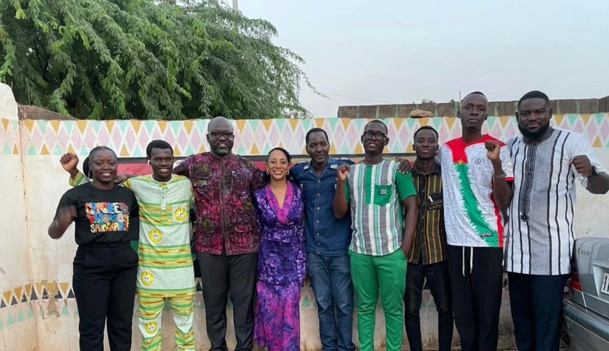 Nous avons également commémoré le #GenoCost2025 à Ouagadougou organisé par le Centre Thomas Sankara du Burkina Faso et Urgences Panafricanistes. 
Samia Nkrumah, la fille de Kwame Nkrumah nous y a fait l’honneur de sa présence en solidarité avec le peuple congolais. 

#AfriqueUnie