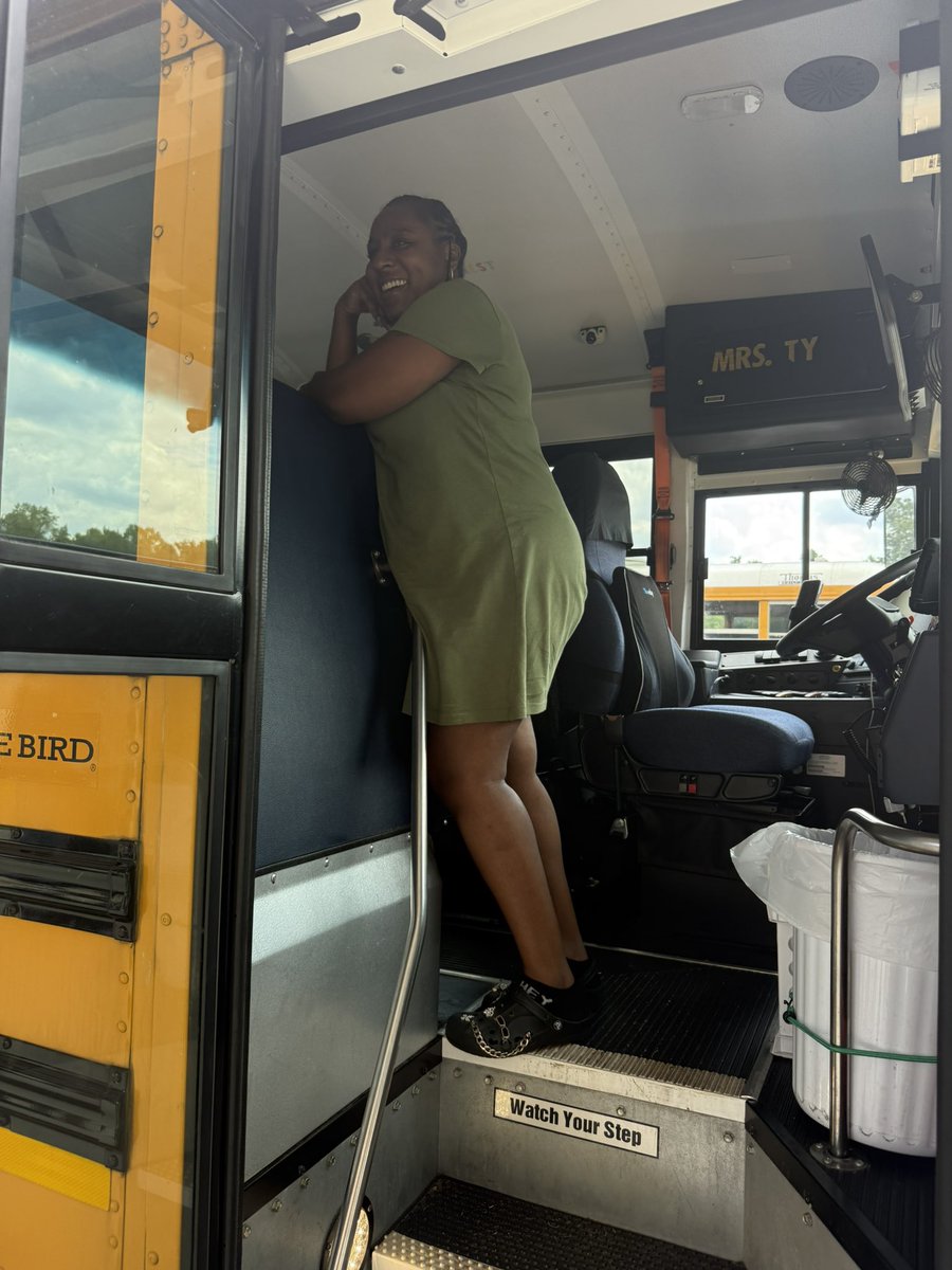 SJacksonEDU2 (@sjacksonedu2) on Twitter photo Pouring into our students comes from all educators; inside and outside of the building. Thank you Ms. Ty for pushing our scholars to be great even when the instructional day ends! #BlueJaysSoar <a href="/QuaviousWright/">Quavious Wright</a> <a href="/dr_tiffanyl/">Dr. Tiffany L. Wheeler</a> <a href="/McLeod_Edu/">Chris McLeod</a> <a href="/BCE_HCS/">Birch Creek Elementary</a> Pouring into our students comes from all educators; inside and outside of the building. Thank you Ms. Ty for pushing our scholars to be great even when the instructional day ends! #BlueJaysSoar <a href="/QuaviousWright/">Quavious Wright</a> <a href="/dr_tiffanyl/">Dr. Tiffany L. Wheeler</a> <a href="/McLeod_Edu/">Chris McLeod</a> <a href="/BCE_HCS/">Birch Creek Elementary</a>