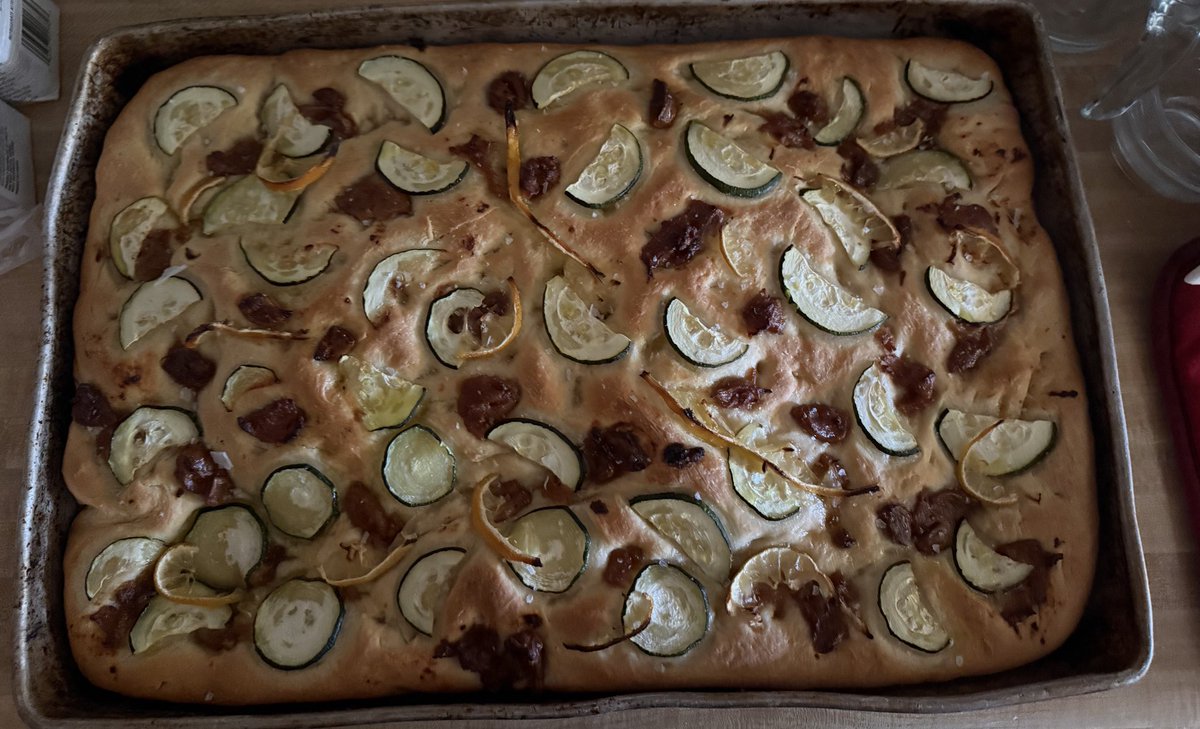 grneyedbillsfan's tweet photo. Oh… and I also made Roasted Garlic, Zucchini and Lemon Focaccia 🤷🏾♀️ #HomemadebyMe https://t.co/ekKgdF23CO