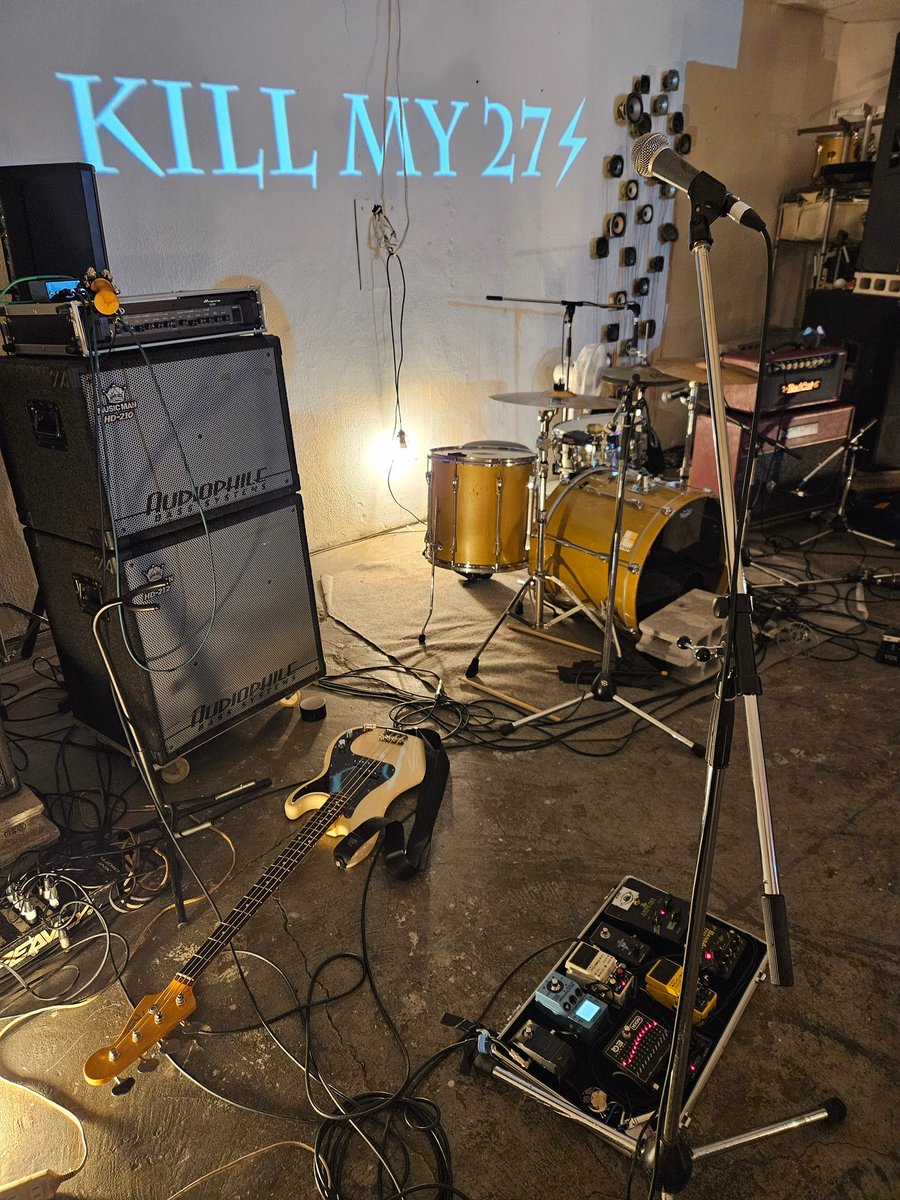 昨日はKILL MY 27のサポートでベース弾かせてもらいました！
観てくださった皆様ありがとうございましたー