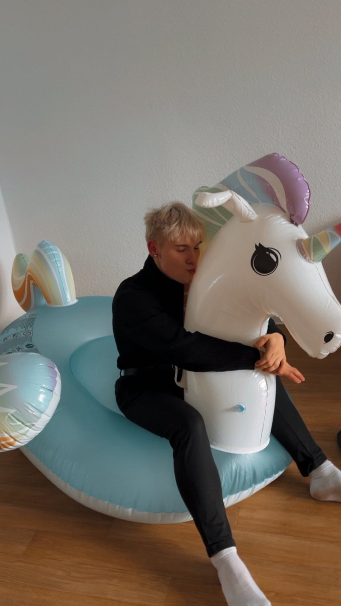 inflatable_boy tweet media