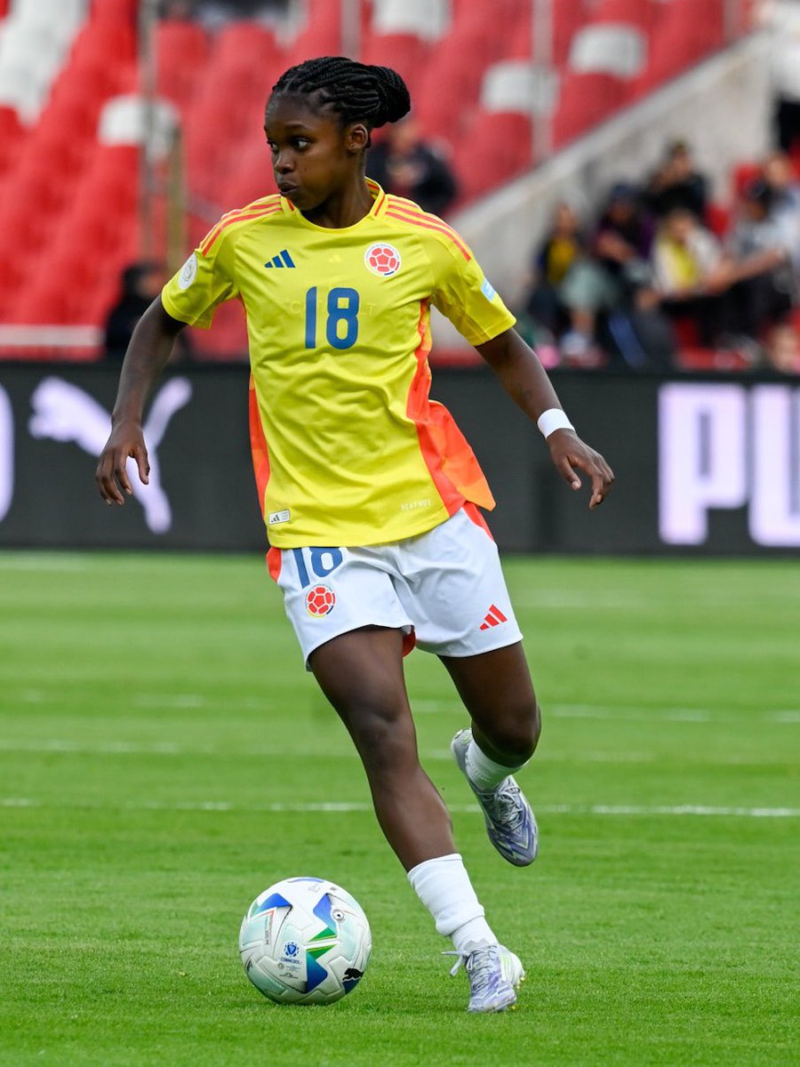 OlimpicoCol's tweet image. 💛💙❤️ No se necesita una medalla de oro para ser gigantes
Hoy nos enseñaron que el verdadero triunfo está en la entrega, en el amor por la camiseta y en la capacidad de inspirar a millones.

Gracias, guerreras, por mostrarnos que la victoria también es creer.