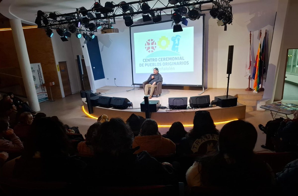 Pedro Cayuqueo (@pcayuqueo) on Twitter photo Hoy tuvimos un bello marco de público en la 21° Expo Indígena de Peñalolén que se desarrolla (hasta mañana) en el Parque Ceremonial. Gracias a los organizadores y a mis lectores/as que nunca fallan 👍🏼 <a href="/chimkowecentro/">Corporación Cultural de Peñalolén</a> Hoy tuvimos un bello marco de público en la 21° Expo Indígena de Peñalolén que se desarrolla (hasta mañana) en el Parque Ceremonial. Gracias a los organizadores y a mis lectores/as que nunca fallan 👍🏼 <a href="/chimkowecentro/">Corporación Cultural de Peñalolén</a>