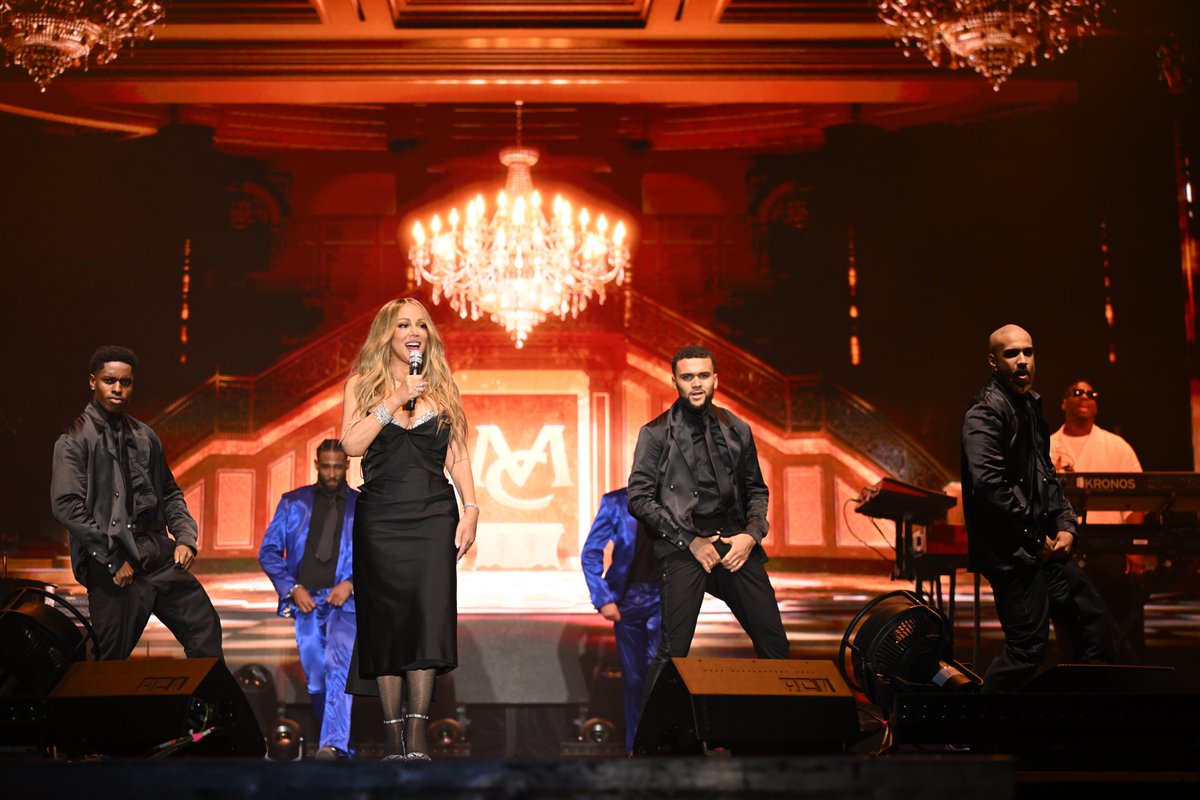 Mariah Carey (@mariahcarey) on Twitter photo Thank you so much <a href="/PrideBrighton/">Brighton & Hove Pride</a> for having me tonight! A special heartfelt thank you to the LGBTQ+ community for your ongoing support. I will always be there for you. Love, MC ❤️🌈🦋
📸 Sam Hussein Thank you so much <a href="/PrideBrighton/">Brighton & Hove Pride</a> for having me tonight! A special heartfelt thank you to the LGBTQ+ community for your ongoing support. I will always be there for you. Love, MC ❤️🌈🦋
📸 Sam Hussein