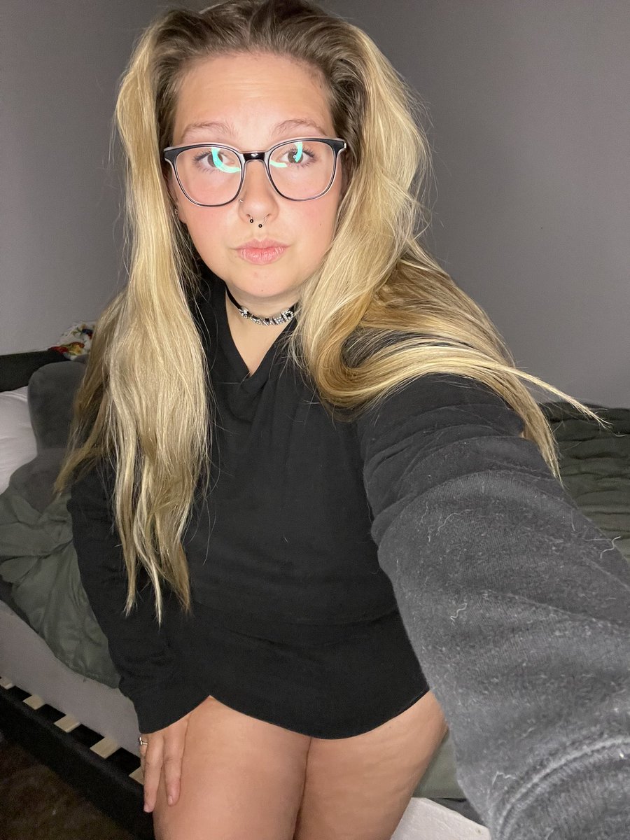 temptingtrinn's tweet photo. I was trying to be good… but this outfit had other plans 👀😇
#BrattySub #PAWG #LingerieBabe #BigTitsTease #CurvyAndCute #ThickAF #NaughtyBrat #TeaseQueen https://t.co/uK5KhBheLm