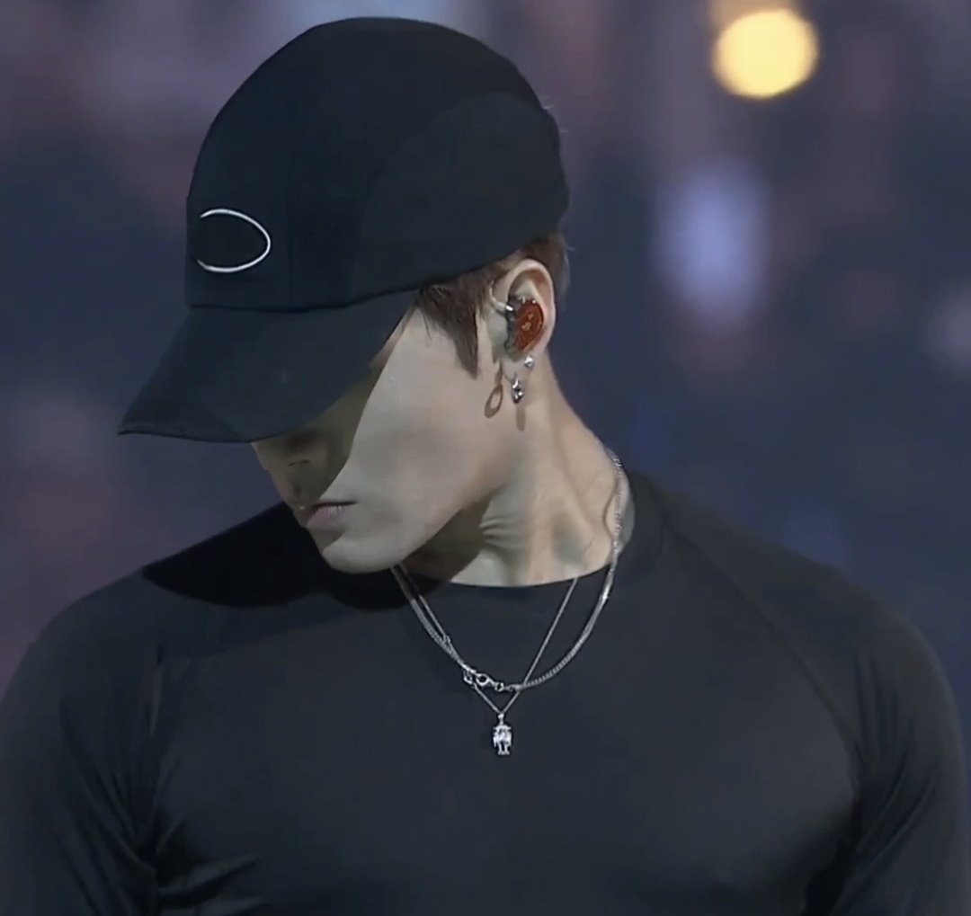 whew 🤤😩
#JacksonWang #KCONLA2025