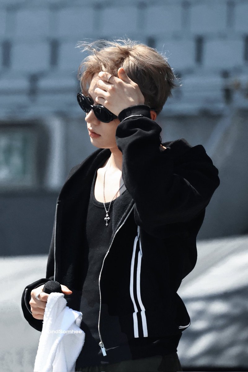 so handsome #heeseung
