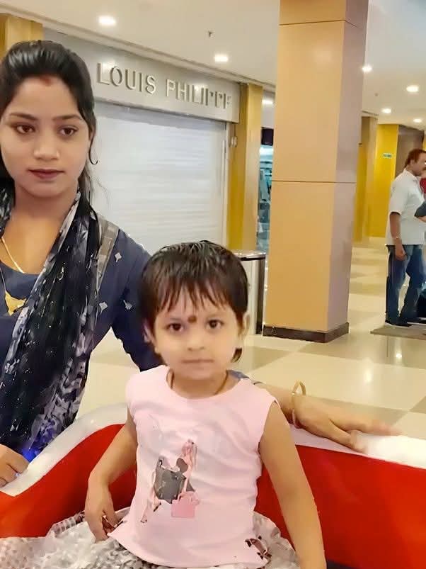 Kajal was a sex worker. A man married her and gave her new life with dignity. She had a daughter from the marriage. 

She started having extra marital affair with another man. She wanted to leave her husband but her boyfriend didn't want to accept her daughter. 

So she killed