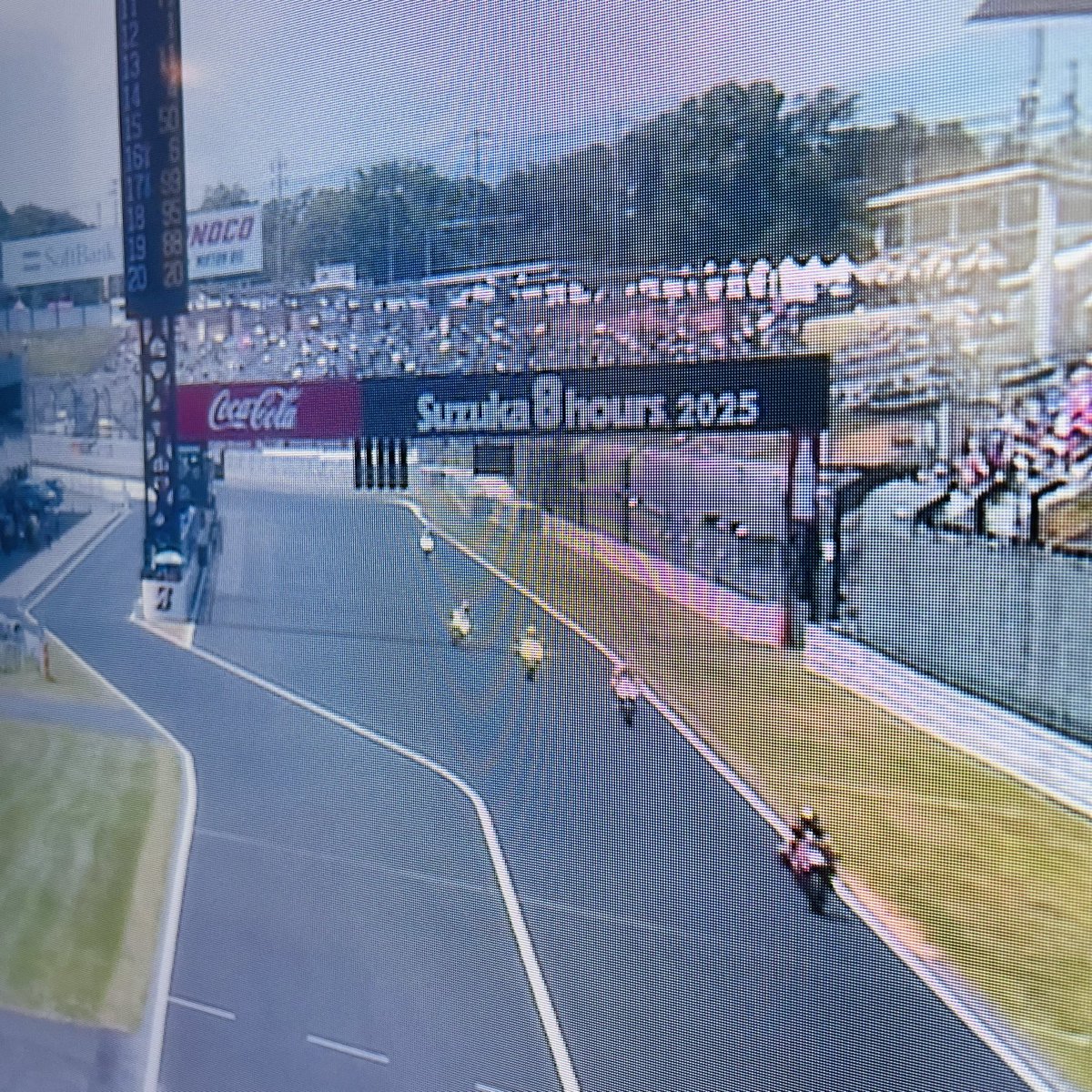 fukuda_tkc's tweet image. 【暑い暑い黄カブ】あまりに毎日暑いので冬からそのままにしていたレッグシールド外した/エンジンも人間にも少しは風当たるかな(^_^;)
鈴鹿8耐観ながら、、、。
#黄カブ #ct125 #ハンターカブ #鈴鹿8耐　#旭風防　#ja65