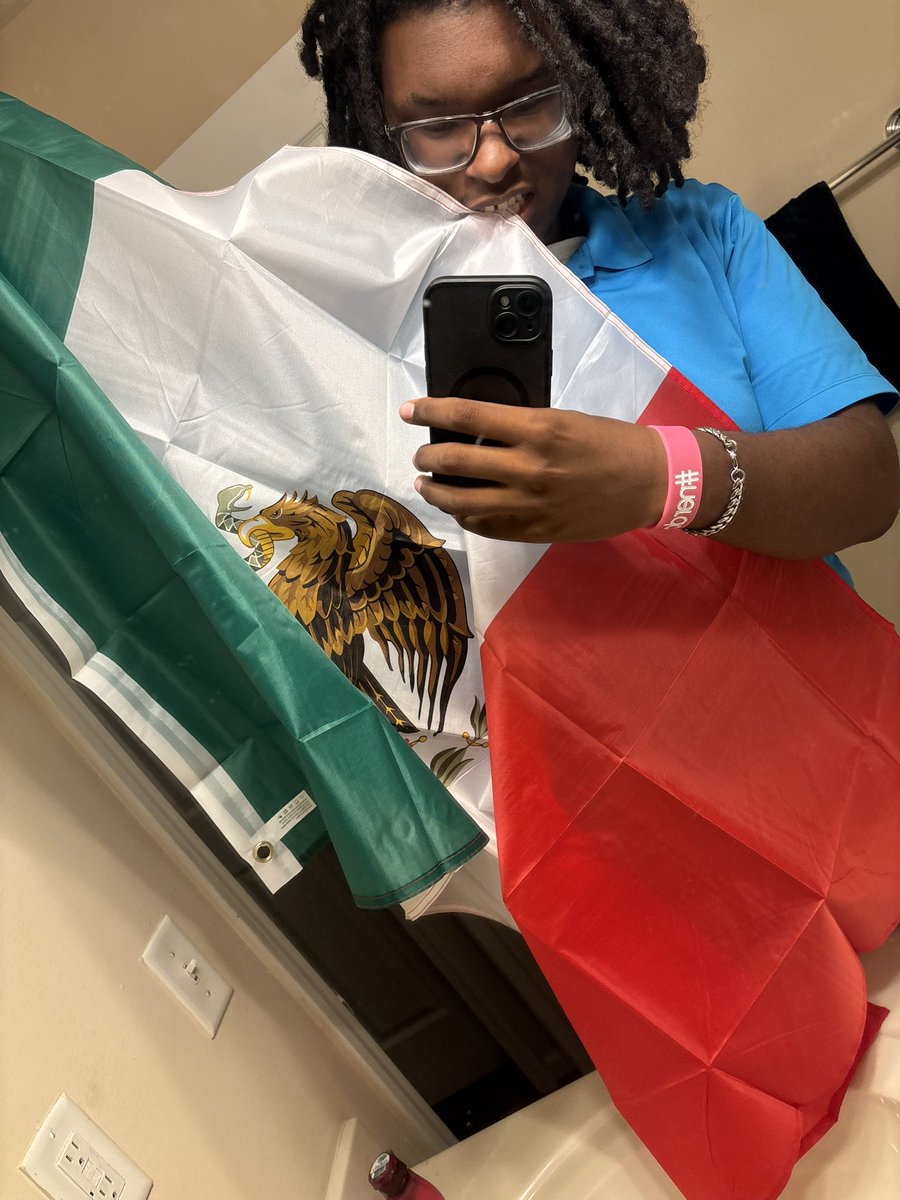 komakickin's tweet photo. #LLMEXICO #FUCKICE https://t.co/DUf5JyEcxw
