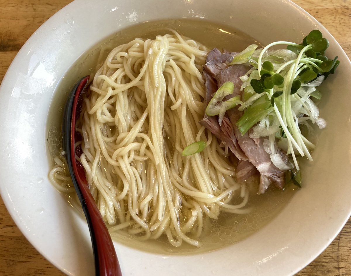 サクラソバストア　喜連川
冷しカマス煮干し塩ソバ(限定)
旨い。地元は冷たいラーメン有名ですが
地元の旨いとこと、かわりません。
栃木でも冷たいラーメン出すとこ増えましたが、チャーシューの脂固まる問題クリアできていないとこ多いです。生ハムになったり鯛の切身になっり。ここはバッチシです。