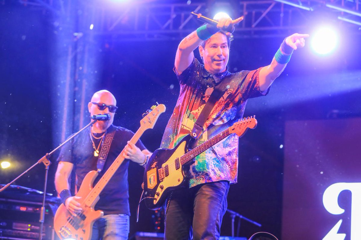 Diario El Salvador tweet media