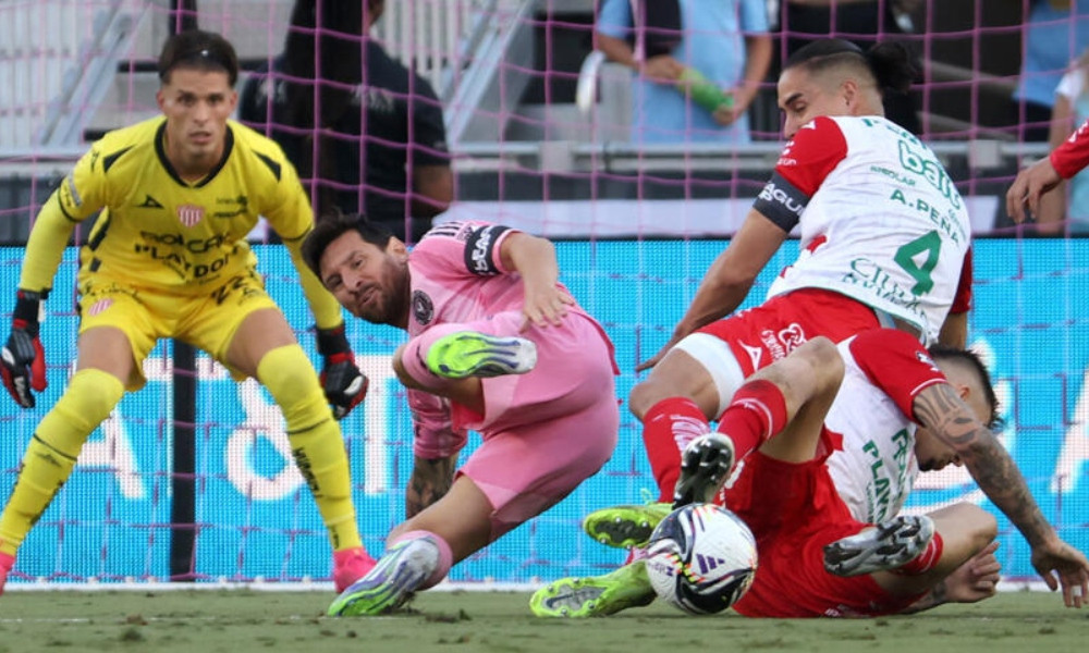 জয়ের পরও দুশ্চিন্তায় মায়ামি, মেসি চোট নিয়ে মাঠ ছাড়লেন