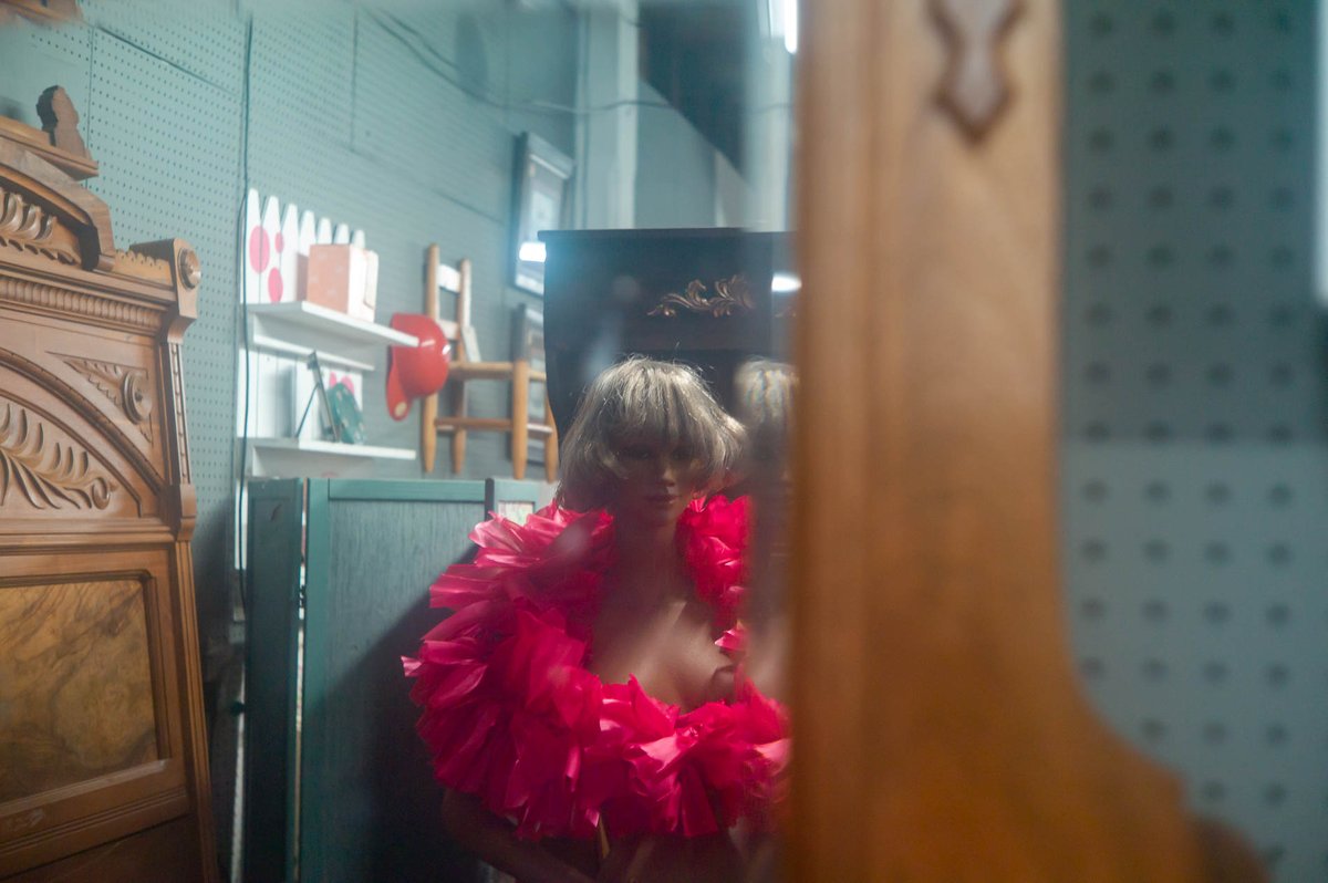 r3dko's tweet image. Giving @substack a try for some long-ish form writing.. Well - a paragraph or two with a ton of photos of vintage malls, flea markets and various parts of the world :D substack.com/@r3dko/note/c-…