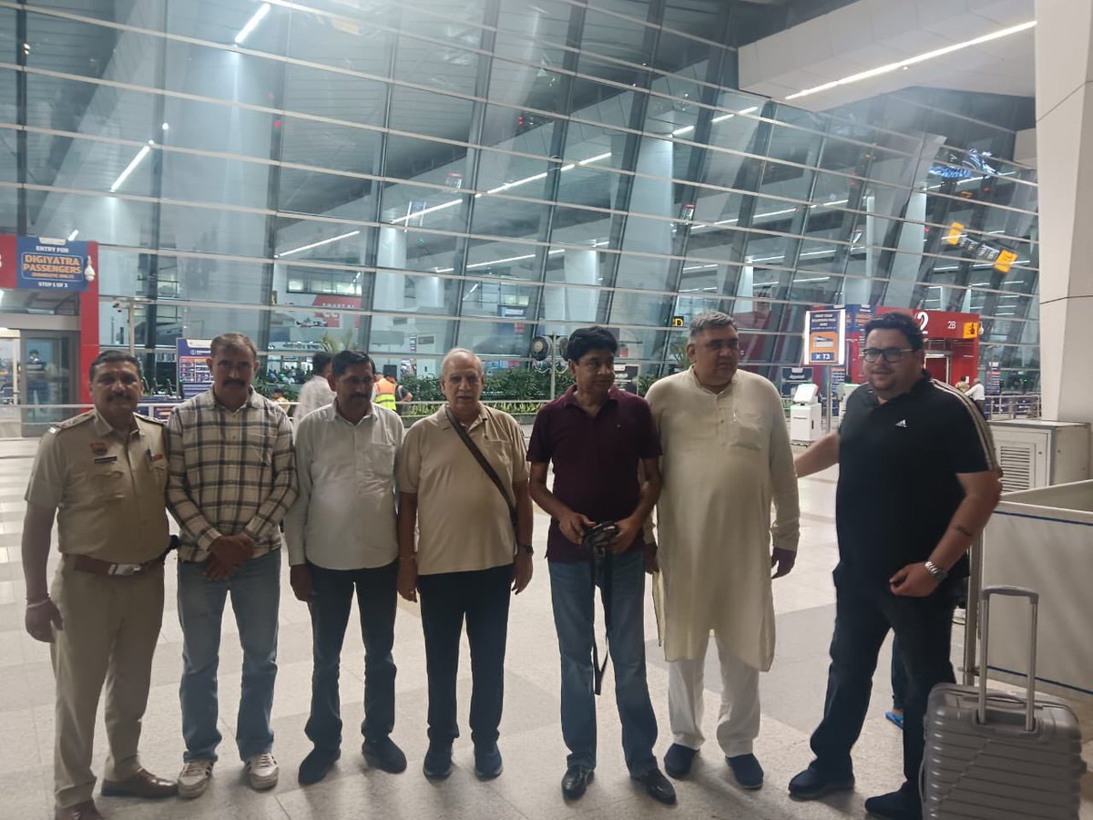भारत से वैश्विक मंच तक — लोकतंत्र की आवाज़
लोकतांत्रिक संवाद को नई दिशा देने के उद्देश्य से अमेरिका के बोस्टन में आयोजित अंतरराष्ट्रीय सम्मेलन में भारत के विभिन्न राज्यों के जनप्रतिनिधि शामिल हो रहे हैं।
