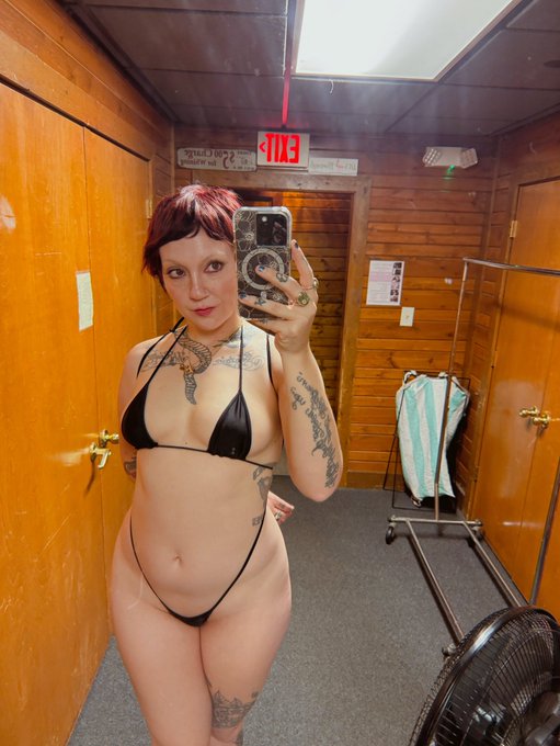 gurlhaggard