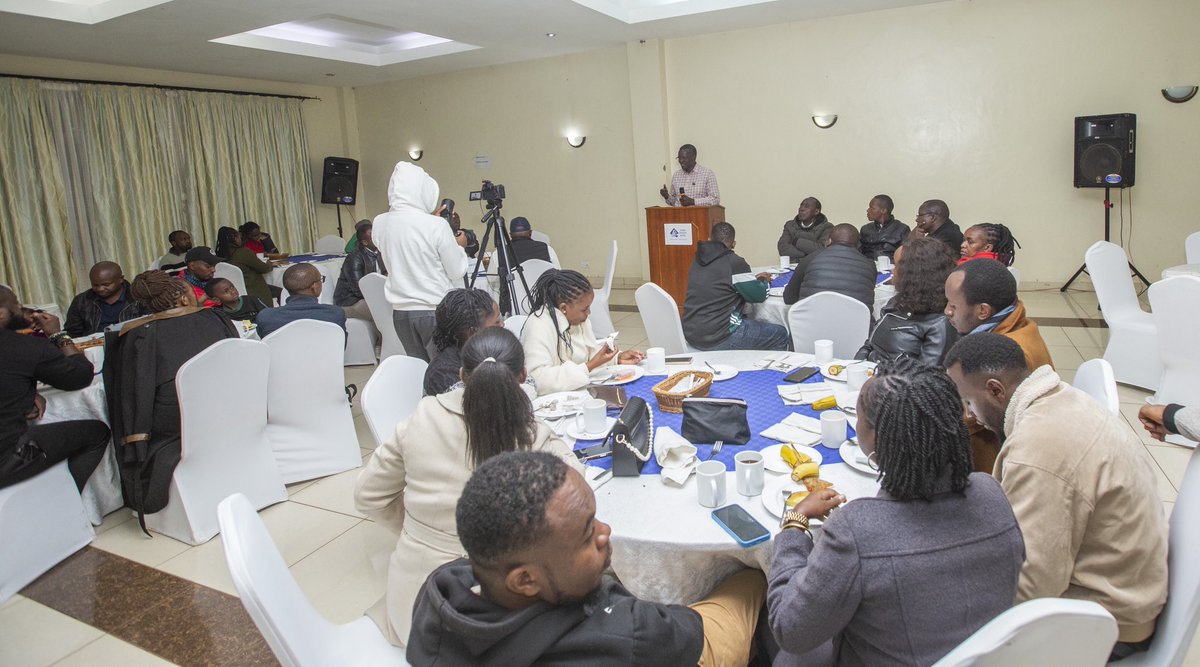 The LSK Mount Kenya  Branch-Meru Bar Association hosted me to a High-Level tea last evening in Meru. 

We agreed on the urgency to find a pathway for a better Kenya, anchored on constitutionalism and the rule  of law. 

We stressed that we are at a critical juncture in Kenya's