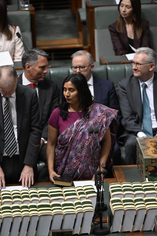🇦🇺’s vibrant, multicultural society is a national strength. 
🇦🇺’s 48th Parliament opened with a powerful celebration of #MulticulturalAustralia with Senator Varun Ghosh sworn in on the #BhagavadGita, and MP Zaneta Mascarenhas wearing a sari with First Nations art. Have a look 👇🏻
