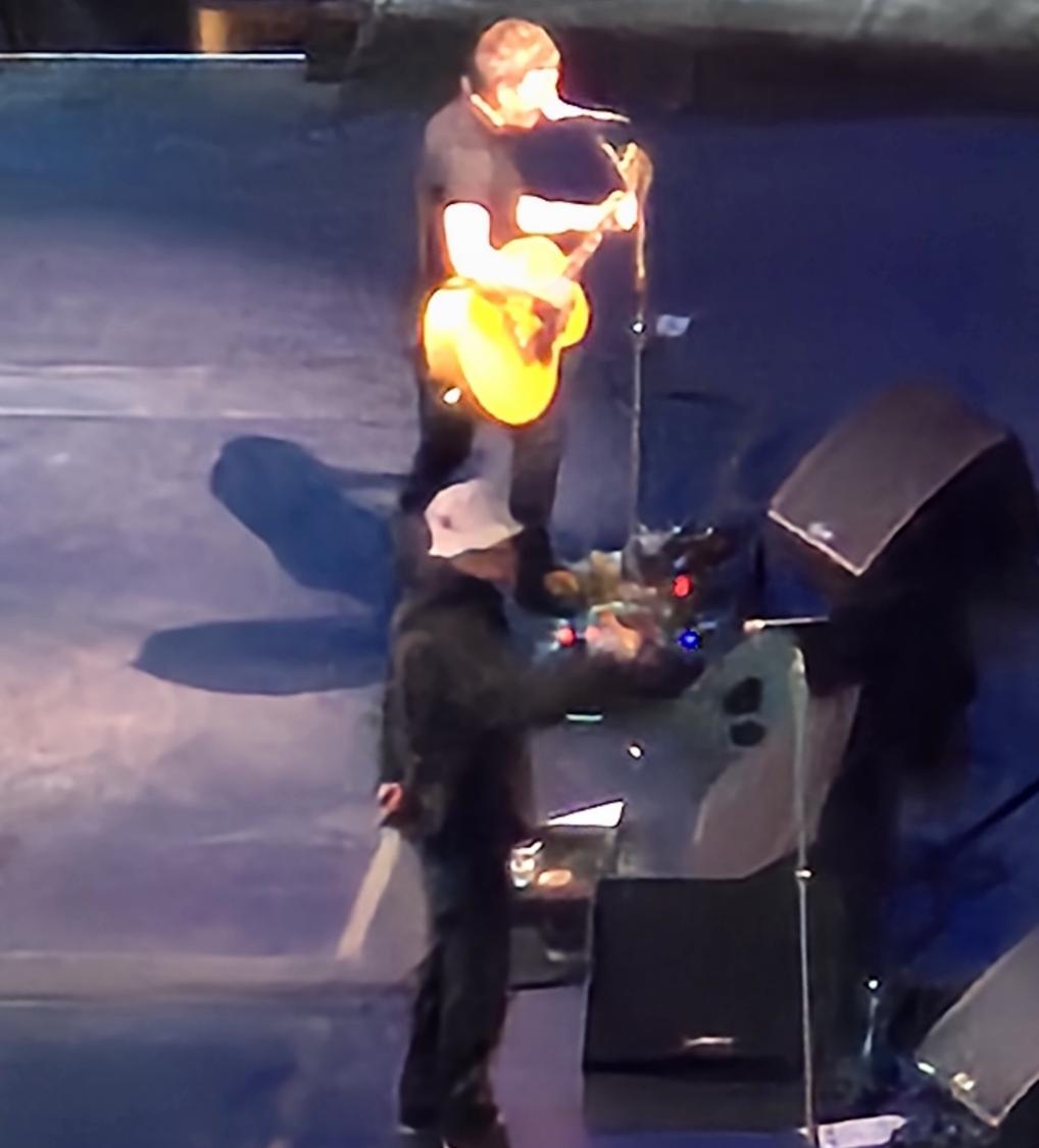 Bienvenido, ultimo año de La década. Empezaste épico, una verdadera wonderwall, some might say.