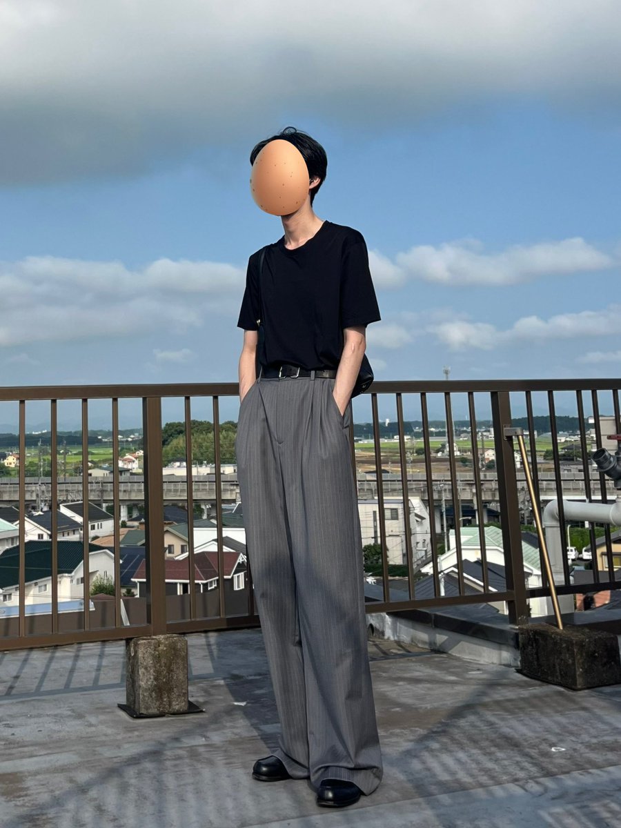 YoMoSu_he's tweet photo. jil sander
loewe
jmweston
balenciaga

丈ほんまビッタビタのスレッスレで、精神衛生上はあまりよくない。 https://t.co/AYSKb76Jlf