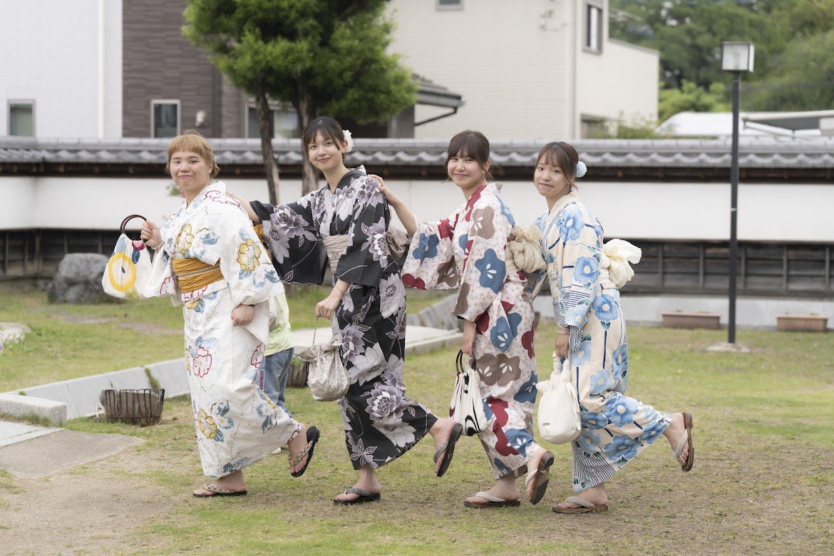 inuyamabiyori's tweet photo. 8月3日（日）

本日のご予約状況のお知らせです💕

壱番館
 11時〜12時、13時以降はご案内可能です🥰

弐番館
11時半以降はご案内可能です🎀

浴衣スタートです🏖☀️
夏を満喫しましょう🥰

ご来店お待ちしております✨

壱番館　☎️0568-61-2532
弐番館　☎️0568-48-7871

#犬山　#犬山浴衣　#犬山着物 https://t.co/KH8SQQJDLK