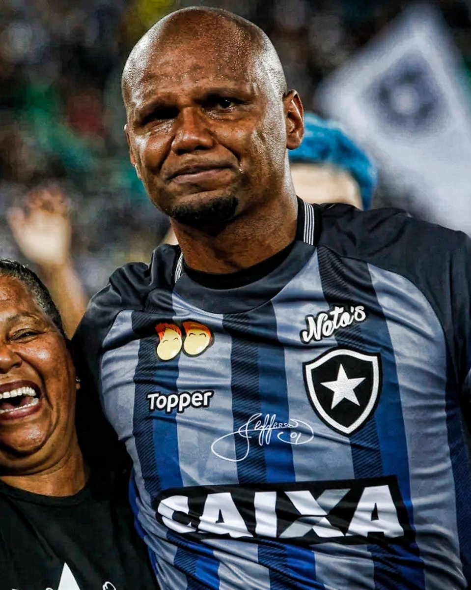 O tempo provando que ele é de longe o MAIOR ídolo do século 21 do BFR, abriu mão de ir para Europa ganhar dinheiro para ficar e jogar uma série B  pelo Botafogo sem nem ter certeza se ia receber.. Na época o melhor goleiro do Brasil e titular da seleção, Jefferson ÍDOLO MÁXIMO