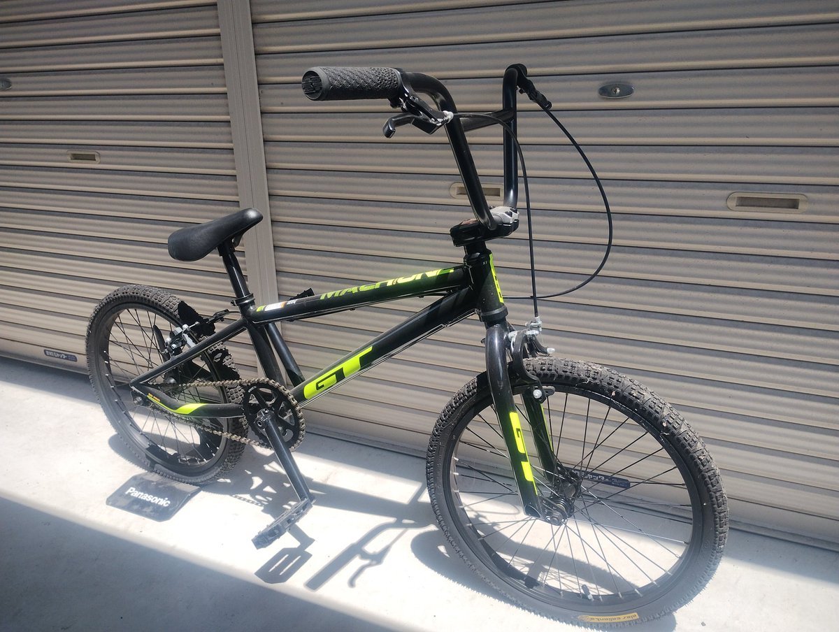 cfDBJFcXkwJeNfb's tweet photo. マッハワンプロ20"(ブルー)も組みました👍
こちらは古いモデルになりますが、試乗車(ブラック)もございます
#GT
#マッハワン
#MACHONE
#パンプトラック有効活用 https://t.co/VQzyAJv4Fh