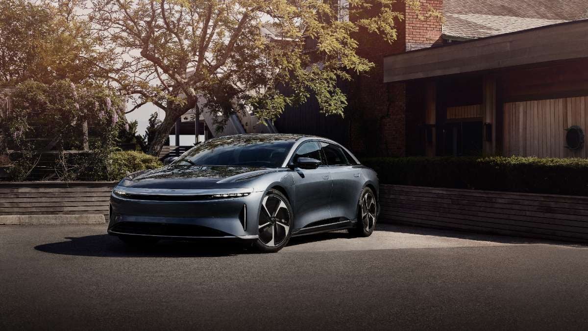 I Achieved 158 MPGe In A 2025 Lucid Air Pure On The New Jersey Turnpike, Proving It's The Most Efficient Production Car Available Despite Missing My GT's Luxury Features torquenews.com/17998/i-achiev… Patrick Law, a moderator of the Lucid Owners Club group, piloted a loaner Air Pure