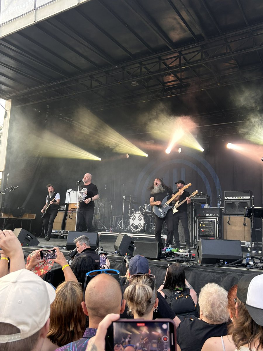 977HTZFM's tweet image. Turning the volume wayyyy past eleven 🎸 @finger_eleven bringing the heat on stage at @canaldayspc 🔥

#PortColborne #CanalDays #HTZFMRoadies