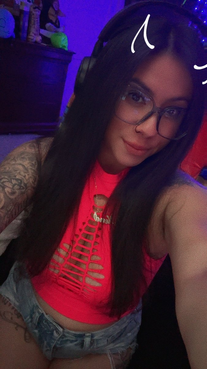 Ummmm hiii 🖤

Kick // Sweeetcakes212 💋