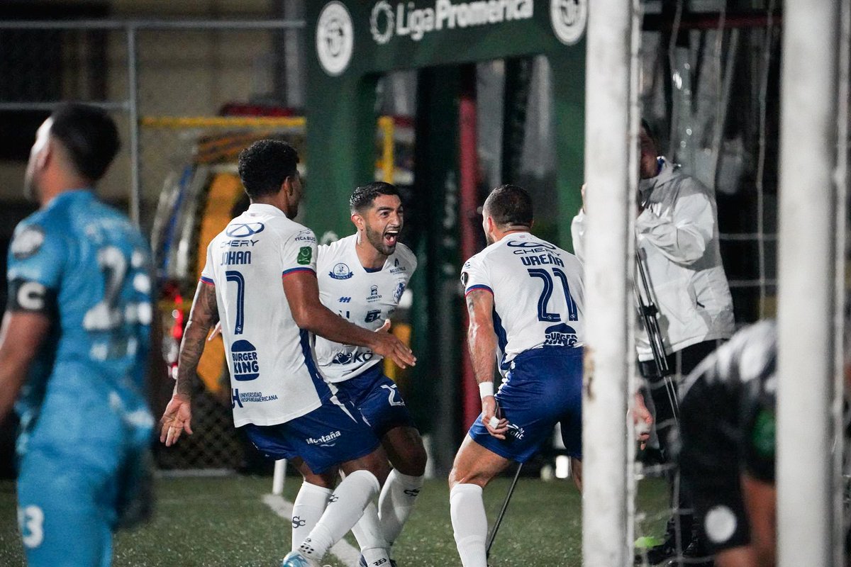 🫠💙🔥

¡Oe Oe Oe Oeeeee Azuuul!