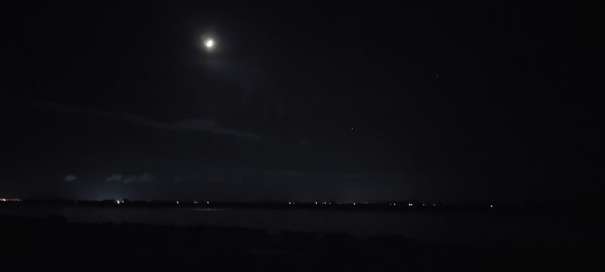 Rifatho74's tweet photo. What a night sky it is !🌸 https://t.co/108lguT9xk