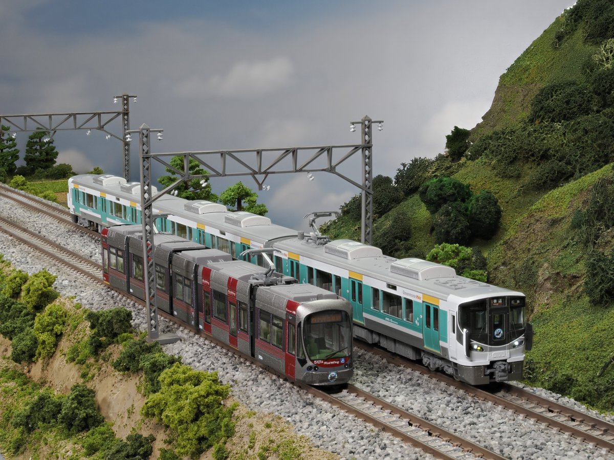 JR 227系・広島電鉄5100形ラッピングコラボトレイン」ですが、 2025年8