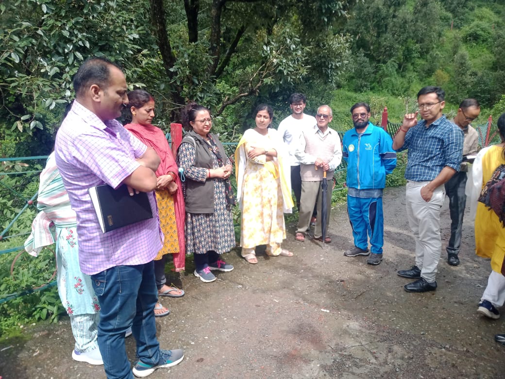 मुख्य विकास अधिकारी, अनामिका ने ASTRO गांव ताकुला भीमताल ब्लॉक का भ्रमण किया गया। गांव में डेयरी, उद्यान, पर्यटन, सब्जियों हेतु अपार संभावनाएं हैं। मॉडल गांव विकसित किए जाने का कार्य किया जाएगा।