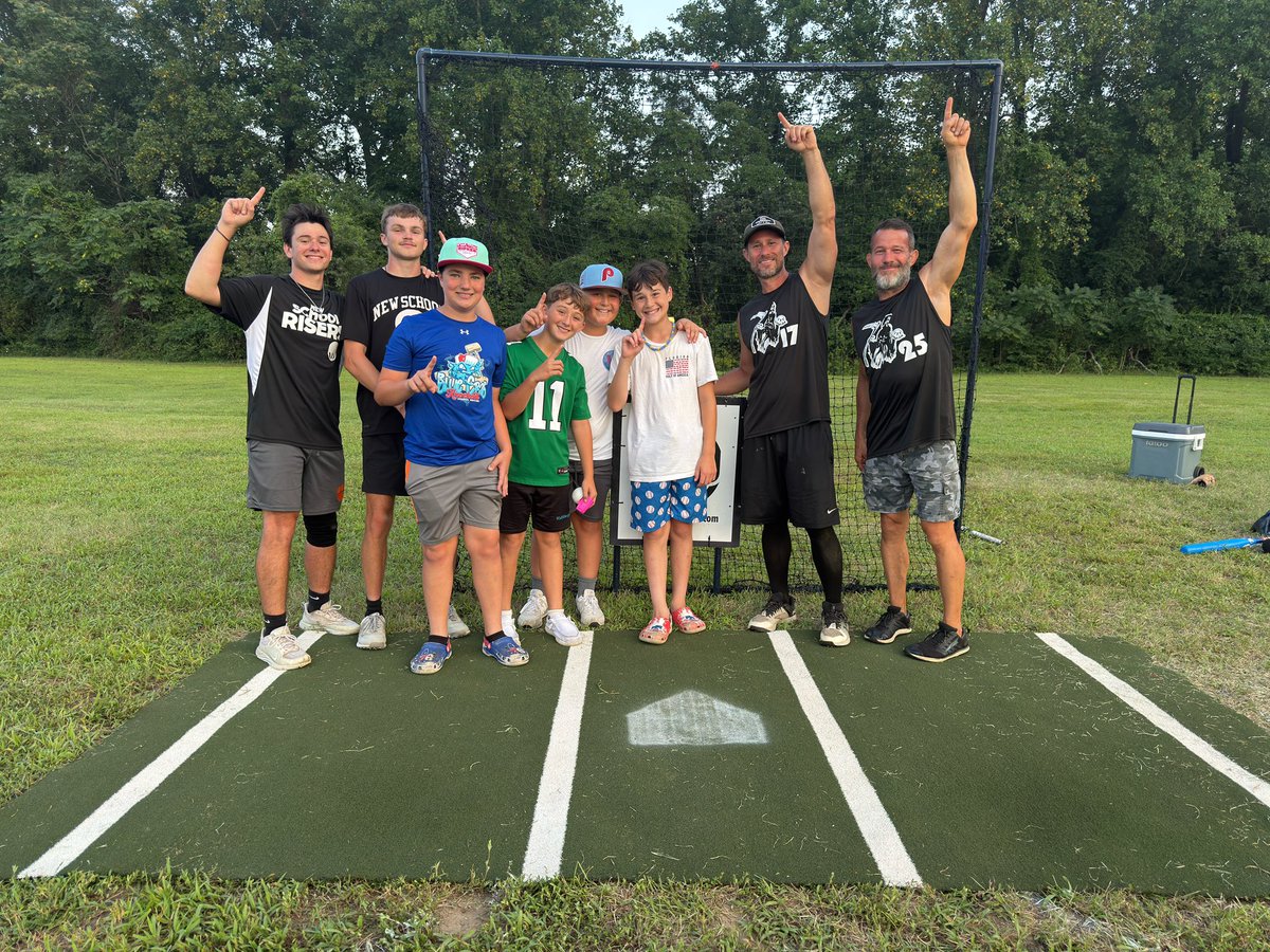 Congrats to the 2025 MAW Regular Season champs, New School Risers, on their 2nd MAW tournament victory of 2025!! The Risers had a MAW season for the ages and won the regular season in dominant fashion on the strength of their unique veteran/youth balanced roster.