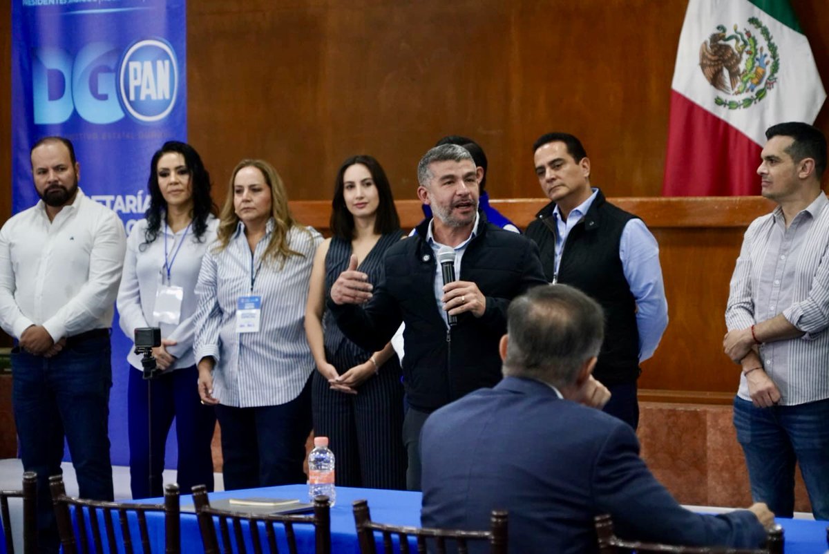 Formación y Capacitación (@formacioncenpan) on Twitter photo 🔵 Acompañamos a la <a href="/ANACmx_/">Asoc. Nal de Alcaldes</a> y a su Presidente Nacional, <a href="/mauriciotabe/">Mauricio Tabe Echartea</a>, en el Taller de Formación Estatal para Funcionarios Electos en el <a href="/CDEPANDurango/">PAN Durango</a>.
La capacitación es clave para tener gobiernos cercanos, eficaces y con visión humanista. 🇲🇽💙
#MásYMejoresPanistas 🔥 🔵 Acompañamos a la <a href="/ANACmx_/">Asoc. Nal de Alcaldes</a> y a su Presidente Nacional, <a href="/mauriciotabe/">Mauricio Tabe Echartea</a>, en el Taller de Formación Estatal para Funcionarios Electos en el <a href="/CDEPANDurango/">PAN Durango</a>.
La capacitación es clave para tener gobiernos cercanos, eficaces y con visión humanista. 🇲🇽💙
#MásYMejoresPanistas 🔥