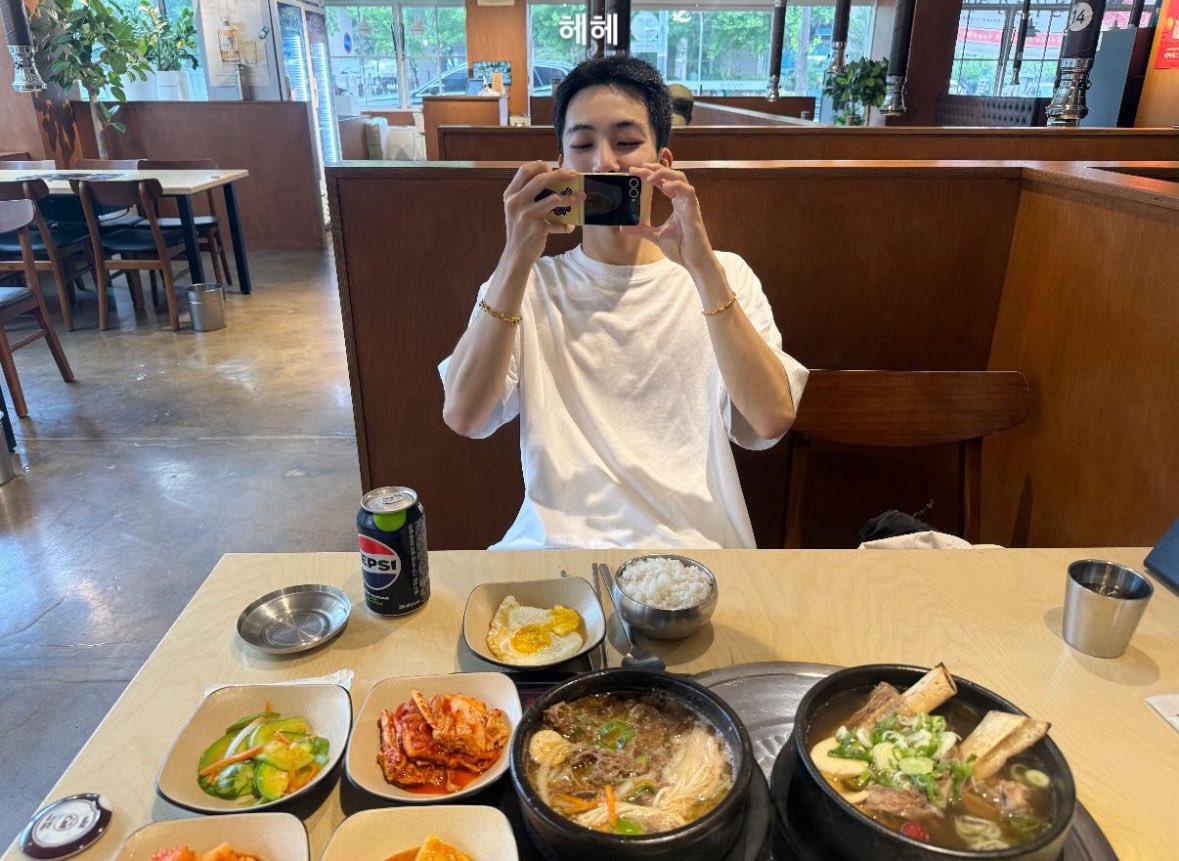 DOKYEOM WITH JEONGHAN OMG OMG HAPPY SUNDAY GOOD MORNING INDEED 😭😭😭😭😭😭😭 ILY BOTH #도겸 #정한