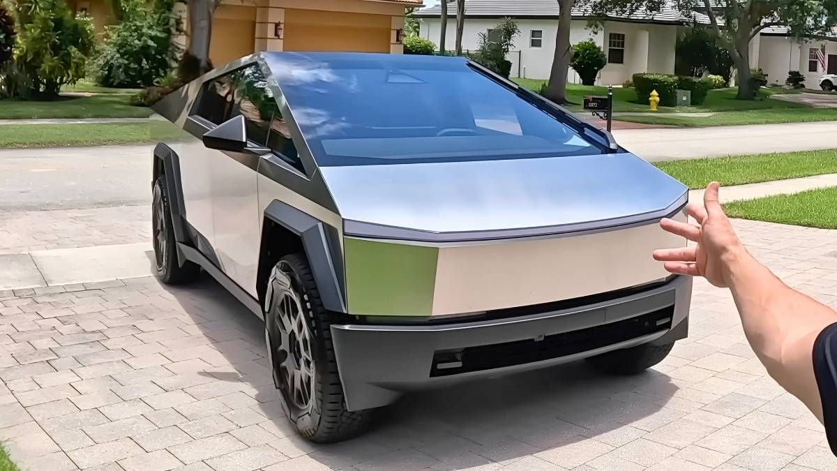"Tesla should disclose the facts related to a windshield replacement at point of sale. You should not find out that the windshield must be sawed out to replace, resulting in possible further damage and extremely high cost, outside of anything considered normal," writes Scott at